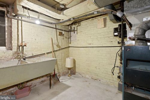 1030 31st St, Washington DC  20007-4405 exterior