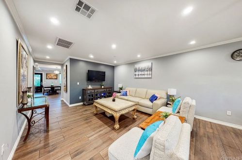 16931 Hart St, Van Nuys CA 91406-4507 exterior