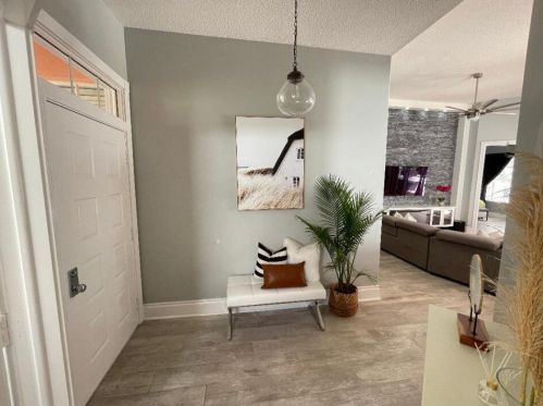 8487 Garden Oaks Cir, West Palm Beach, FL 33410-6377