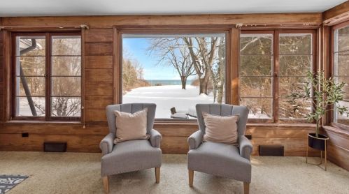 13530 Lakewood Dr, Thiensville WI  53097-2412 exterior