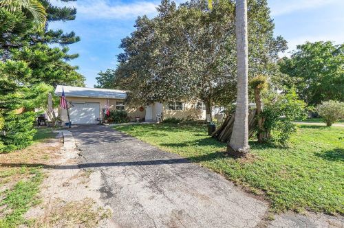 2521 Jaeger Dr, Delray Beach, FL 33444-2032