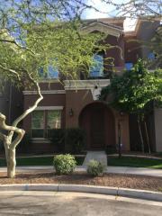 327 Herro Ln, Phoenix, AZ 85013-2787