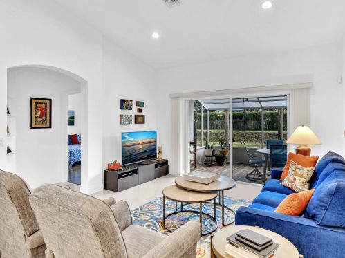 6090 Lake Hibiscus Dr, Delray Beach FL  33484-4617 exterior