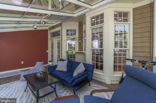 11410 Hollow Timber Ct, Herndon VA  20194-1980 exterior