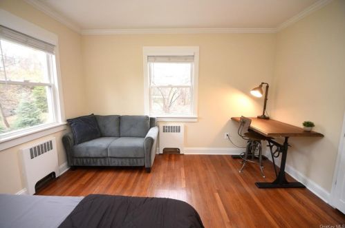 23 Brookside Pl, Pleasantville NY  10570-1204 exterior