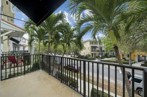 140 Greenwich Cir, Jupiter, FL 33458-2878