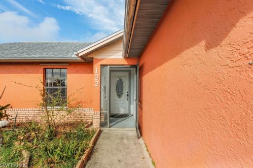 122 20th Ct, Cape Coral, FL 33909-2895
