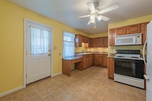 805 Mckean Ave, North Charleroi, PA 15022-2115