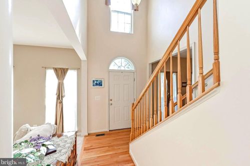34 Stocks St, Lovettsville VA  20180-8640 exterior