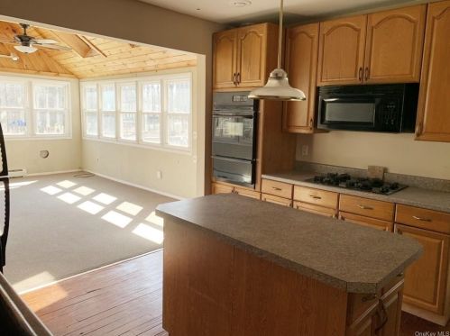 75 Sackett Lake Rd, Monticello NY  12701-4514 exterior