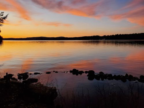 9 Summer St, Northwood NH  03261-3824 exterior