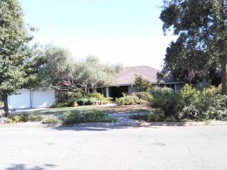 8826 Ione Ave, Fresno, CA 93720-1612
