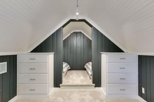 2716 Ewing Ave, Minneapolis MN 55416-4212 exterior