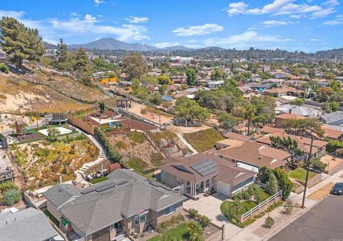 6025 Kelton Ave, La Mesa CA  91942-2728 exterior