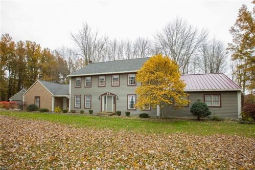 38143 Flint Ridge Dr, North Eaton, OH 44044-9771