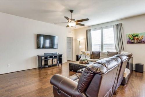 1812 Megan Creek Dr, Oak Point TX  75068-4983 exterior