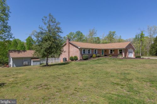 100 Fawn Hills Dr, Fredericksburg, VA 22407-1553