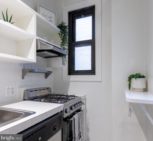 1010 25th St, Washington DC  20037-1658 exterior