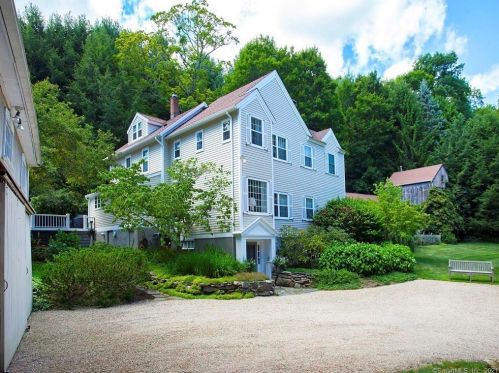 243 Bee Brook Rd, Washington Depot CT  06777-1910 exterior