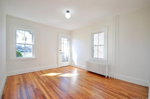 12 Poquonock Ave, Windsor CT  06095-2508 exterior