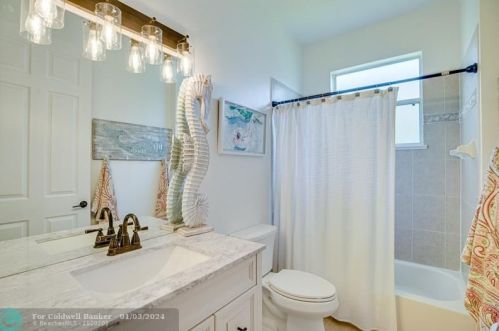 1525 79th Ave, Vero Beach FL  32966-1261 exterior