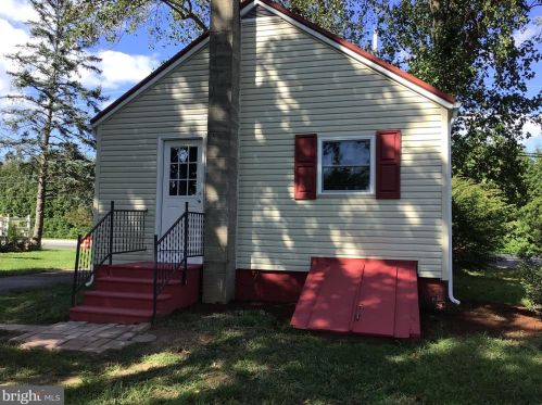 1526 Little Creek Rd, Dover, DE 19901-4704