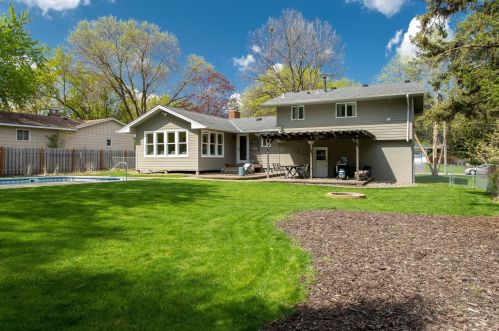 10607 Vessey Rd, Minneapolis, MN 55437-2720
