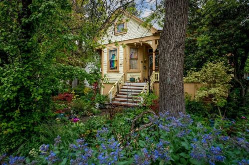 214 Depot St, Grass Valley CA  95945-6827 exterior