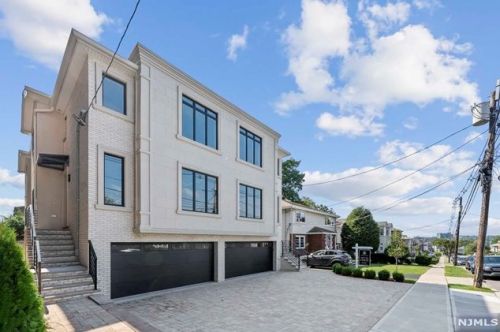 30 Henry Ave, Palisades Park, NJ 07650-2413
