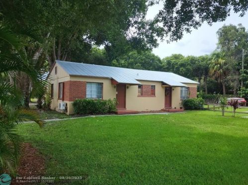 311 Preston Ct, Fort Pierce, FL 34950-4057