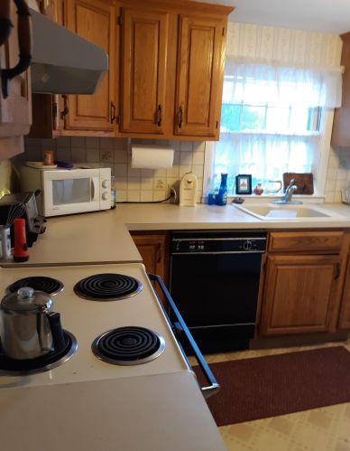12 Dolliver Ln, Kingston, NH 03848-3016