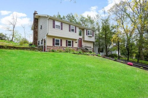46 Glendale Cir, Stamford, CT 06906-1214