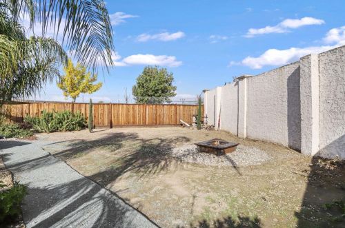 211 Emory Oak Pl, Lathrop CA  95330-8527 exterior