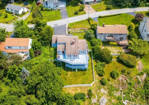 51 Phoenix Dr, Groton, CT 06340-2463