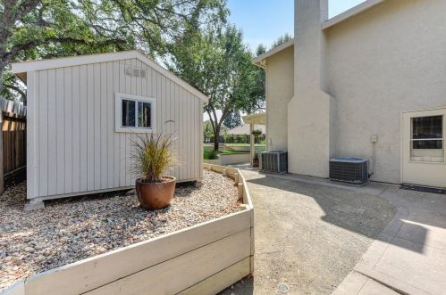 255 American River Canyon Dr, Folsom CA  95630-7142 exterior