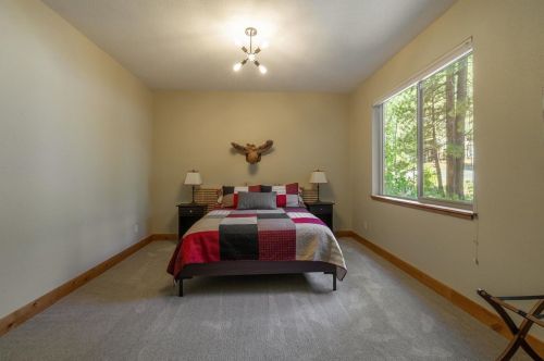 11639 Rocky Ln, Truckee CA  96161-4933 exterior