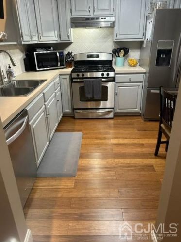 20 Bradford Dr, Old Bridge NJ  08857-3103 exterior