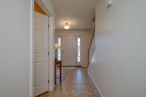 312 Fox Meadows Ct, Glenshaw, PA 15116-1158