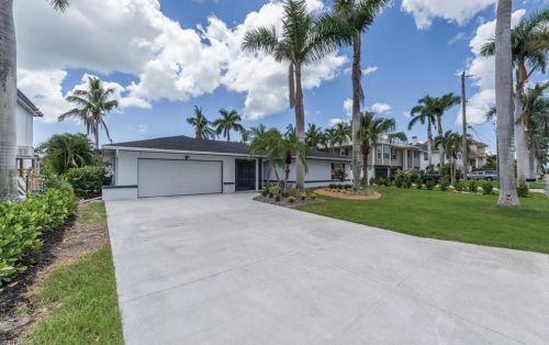 11691 Isle Of Palms Dr, Fort Myers Beach, FL 33931-3010