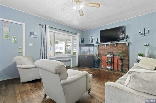 228 Ruby Ave, Palisades Park NJ  07650-1934 exterior