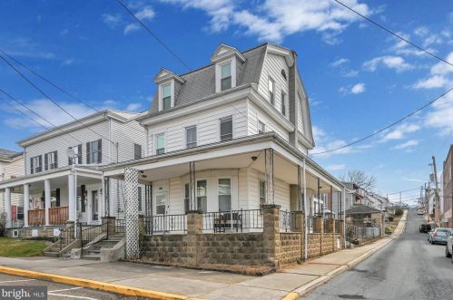 300 Union St, Schuylkill Haven, PA 17972-1327