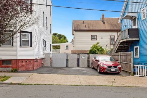 7 Hooper St, Chelsea, MA 02150-3117