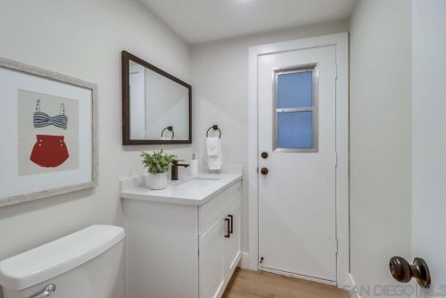 6319 Lake Athabaska Pl, San Diego CA  92119-3526 exterior