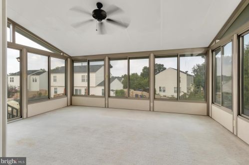 6 Terry Ct, New Castle DE  19720-7697 exterior