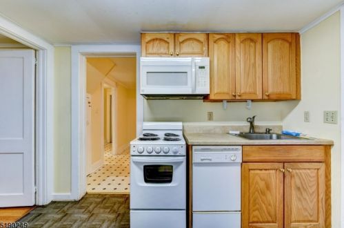 4 Jefferson St, Fredon NJ  07860-2028 exterior