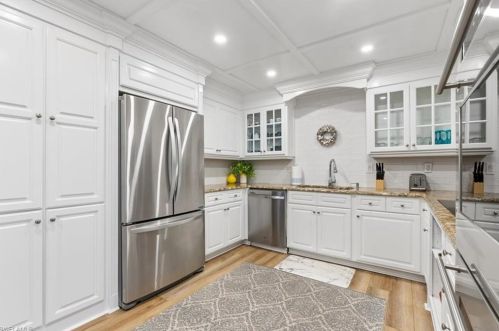 1995 41st St, Naples, FL 34116-6021