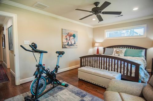 1708 Byu Shr Dr, Galveston TX 77551-4333 exterior