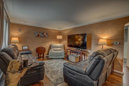 3803 Broadlawn Cir, Cincinnati, OH 45236-3361
