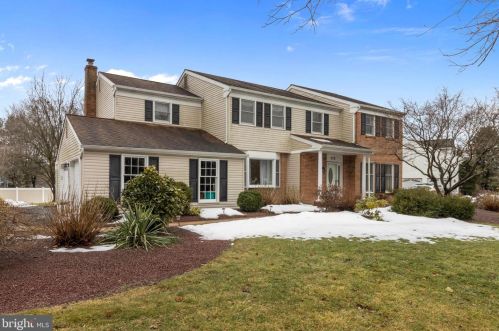 770 Dawes Dr, Yardley, PA 19067-4335