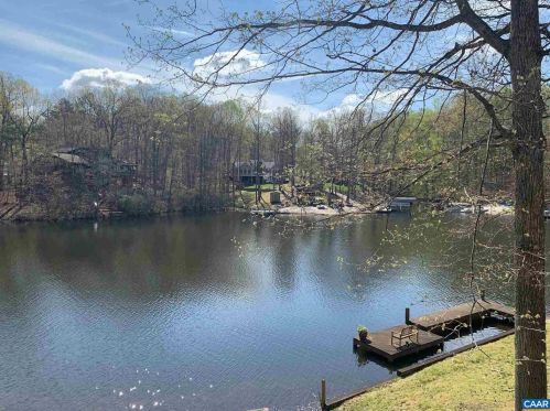 61 Ponderosa Ln, Bybee VA  22963-2405 exterior